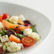Salade grecque, tomate, olive et feta
